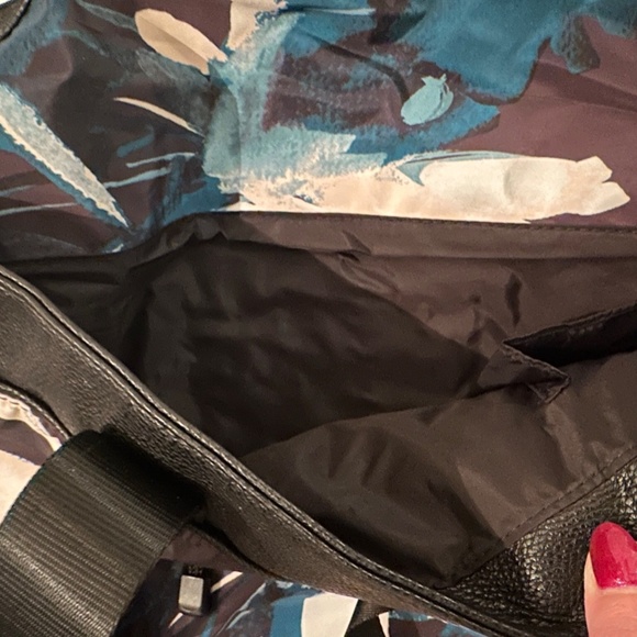 Super cute Fabletics gym bag with yoga mat strap - Picture 5 of 7